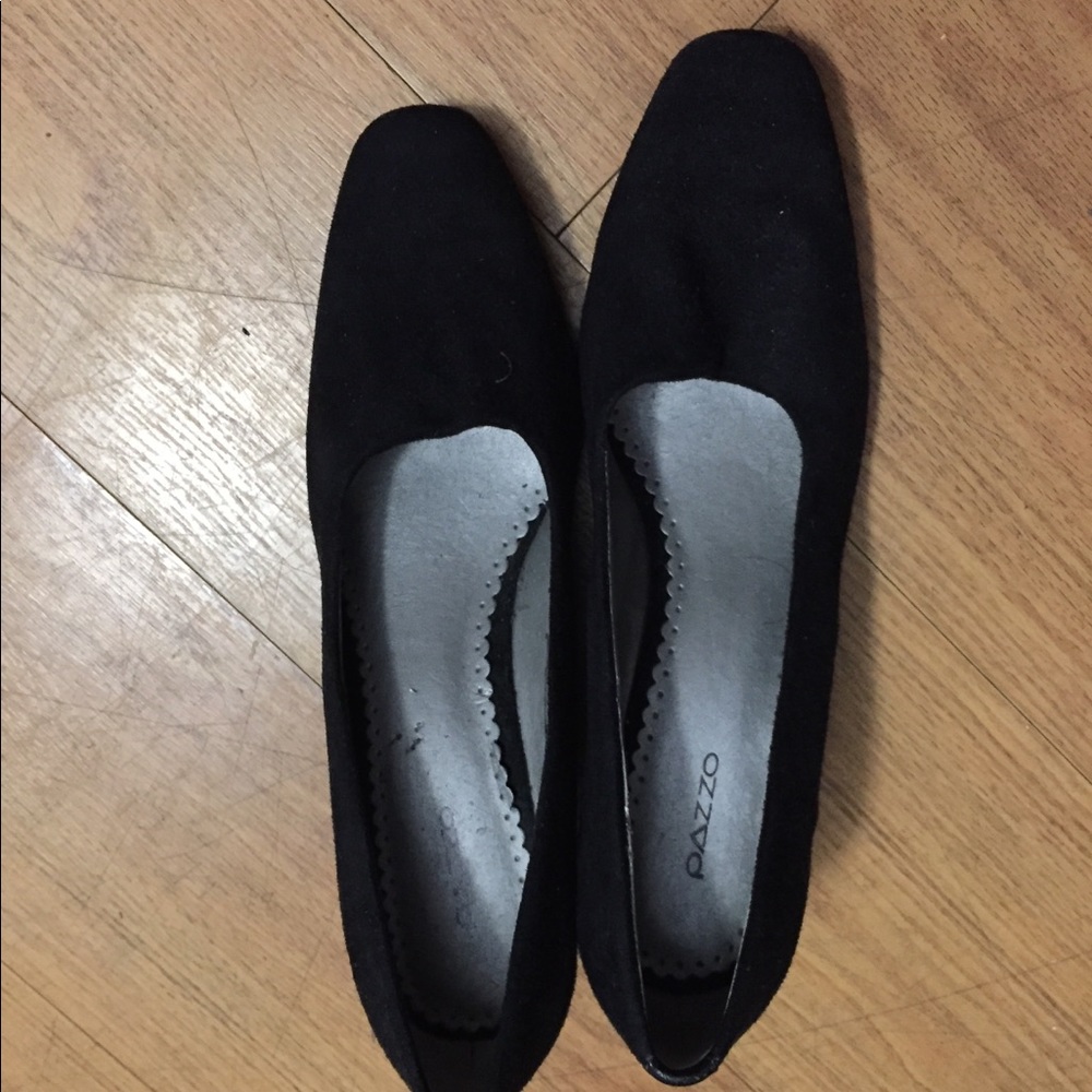 Black Wedges